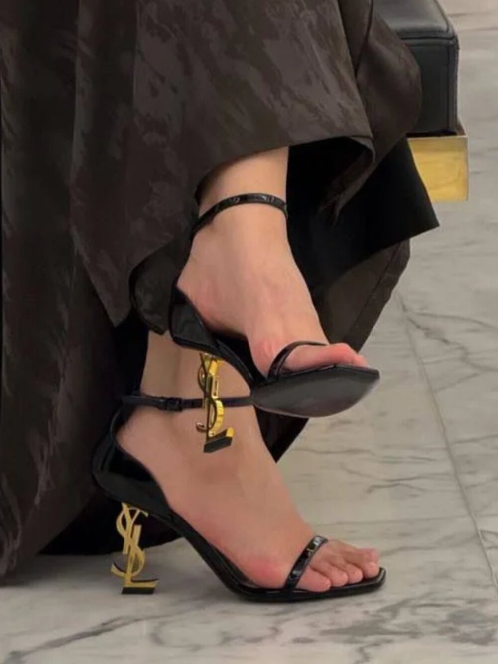 Saint Laurent Black Patent Leather Sandals with Gold Logo - Picture 2 of 4